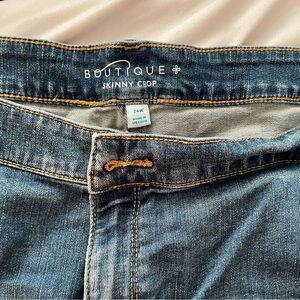 Women's Blue Crop Jeans